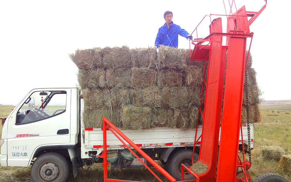 標(biāo)題：9JK-2.7型撿拾車
瀏覽次數(shù)：32
發(fā)表時間：2023-12-12